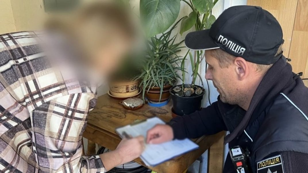 Поліціянти знайшли власницю собаки й склали на неї два протоколи — порушення правил утримання собак та дрібне хуліганство