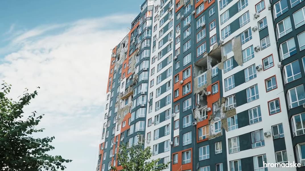 ЖК «Титаник» в Ирпене после обстрелов