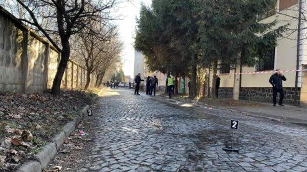 У Мукачеві 7 лютого 2020 року влаштували стрілянину внаслідок чого поранено двоє людей