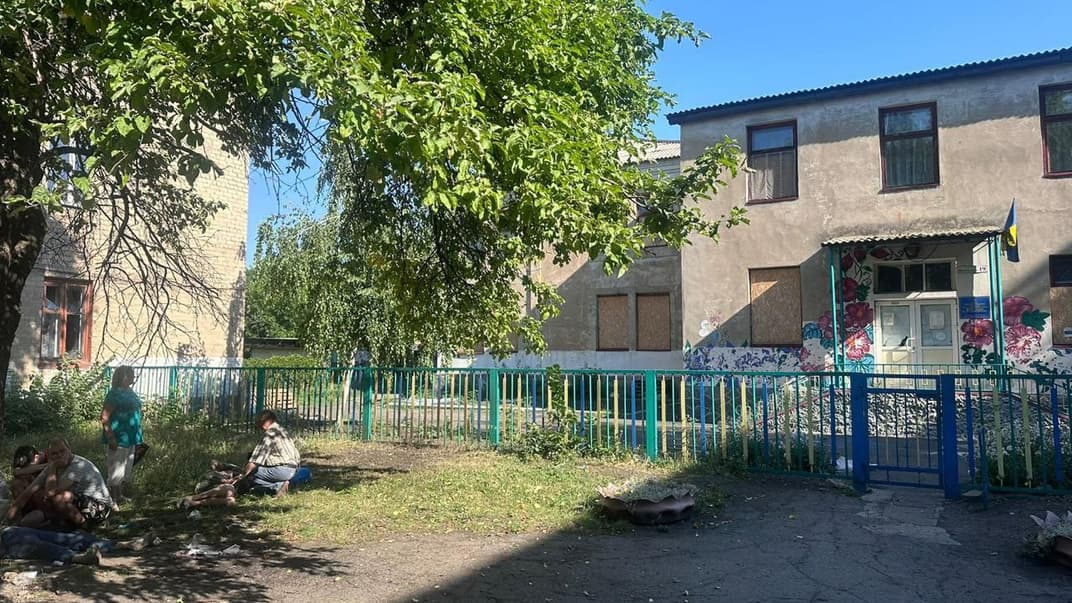 россияне обстреляли Украинск Донецкой области: по меньшей мере двое погибших, 8 раненых