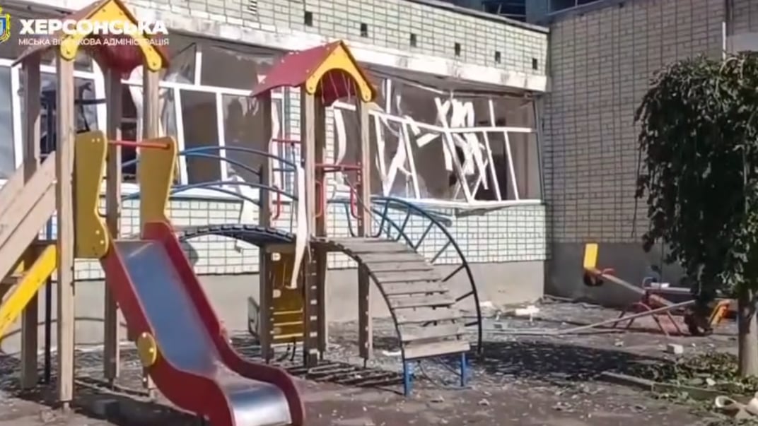 Последствия российских авиаударов по Херсону, 7 октября 2024 года