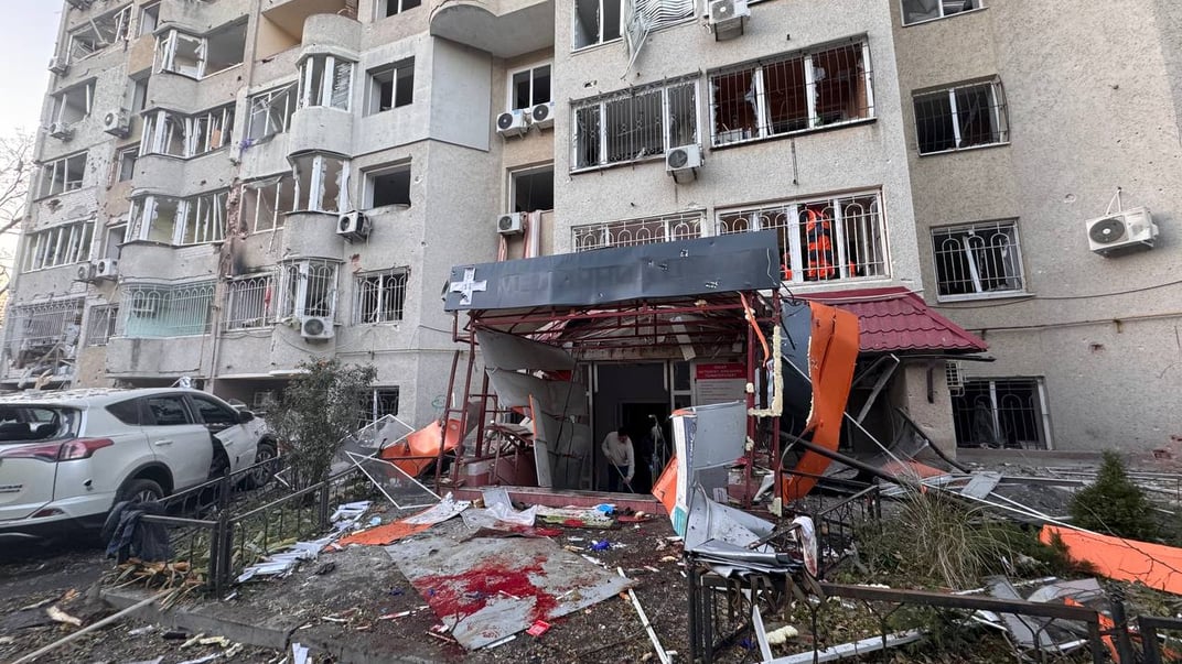 Последствия российского обстрела по Одессе, 18 ноября 2024 года