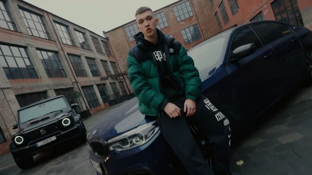 Кадр из клипа Flasher — SOLO