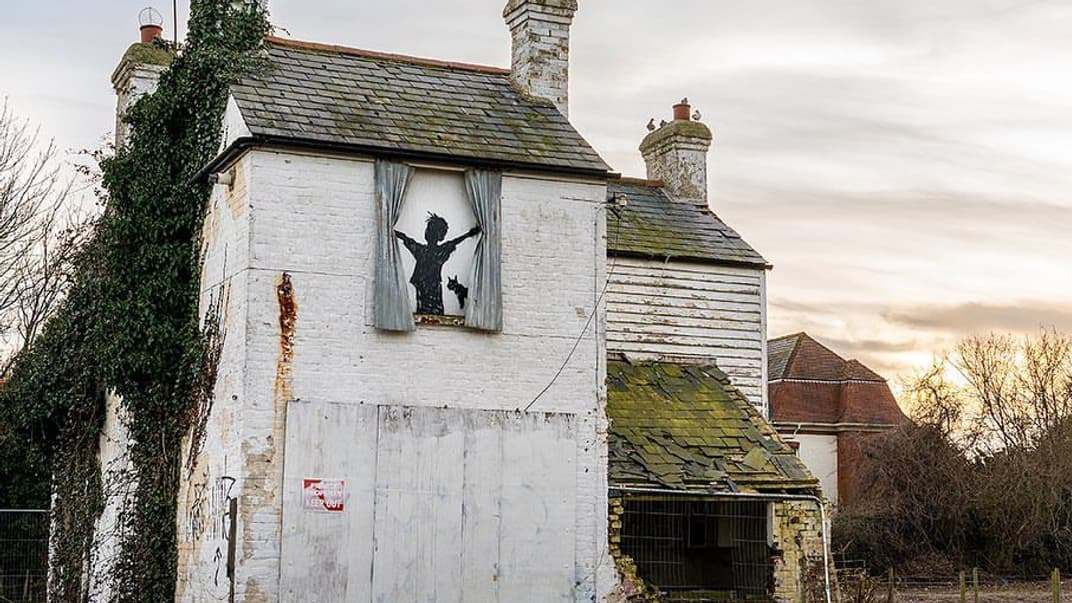 Граффити на фермерском доме до сноса