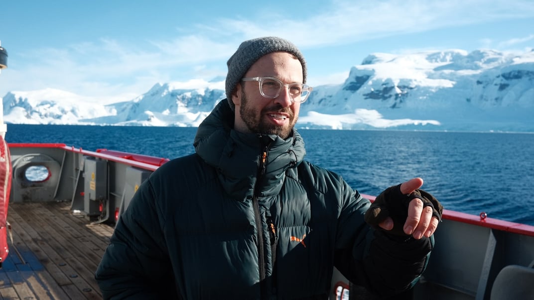 Антон Птушкін на кадрі зі стрічки «Антарктида»