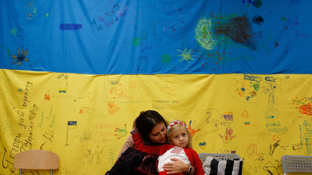 Українці проводять час у закладі ЮНІСЕФ у Варшаві, 9 листопада 2022 року