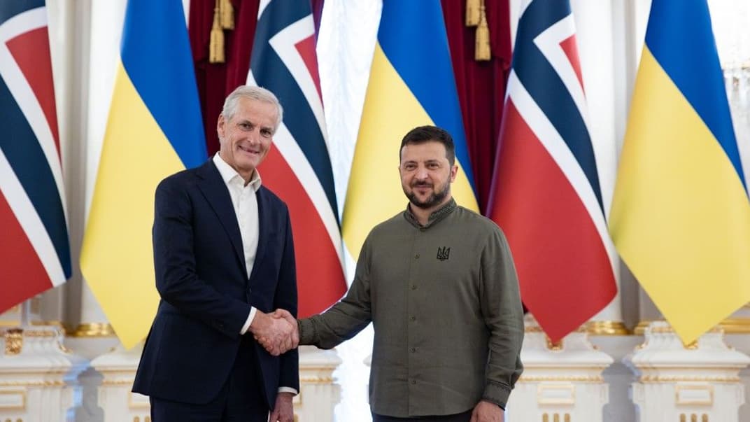 Президент Владимир Зеленский вместе с премьер-министром Норвегии Йонасом Гар Стере