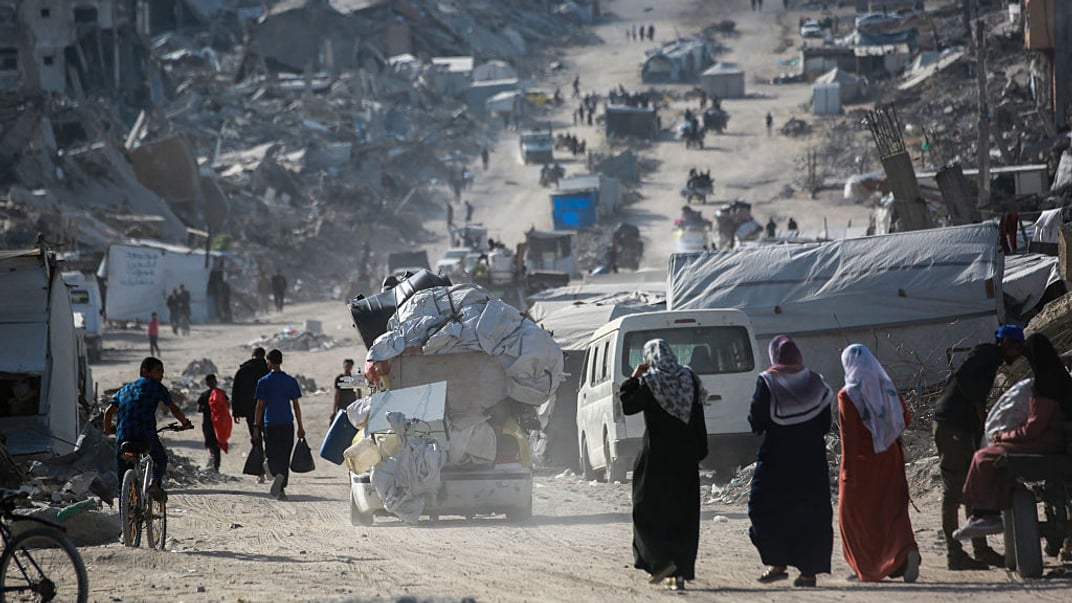Палестинці переселяються з північної частини Сектору Гази до міста Газа на тлі нового наступу Ізраїлю, 19 травня 2025 року