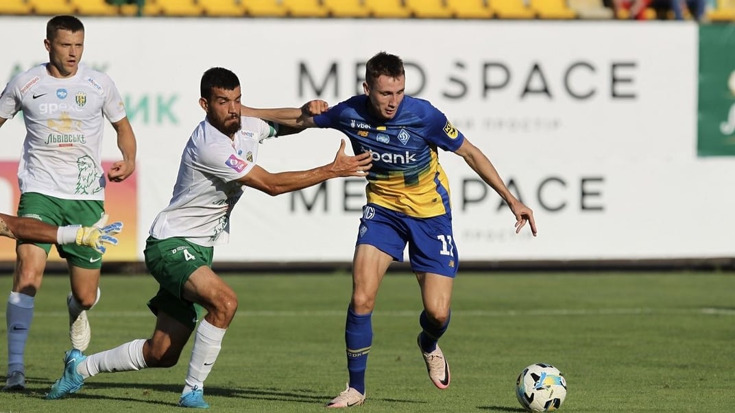 Момент гри між «Карпатами» та «Динамо», 17 липня 2024 року