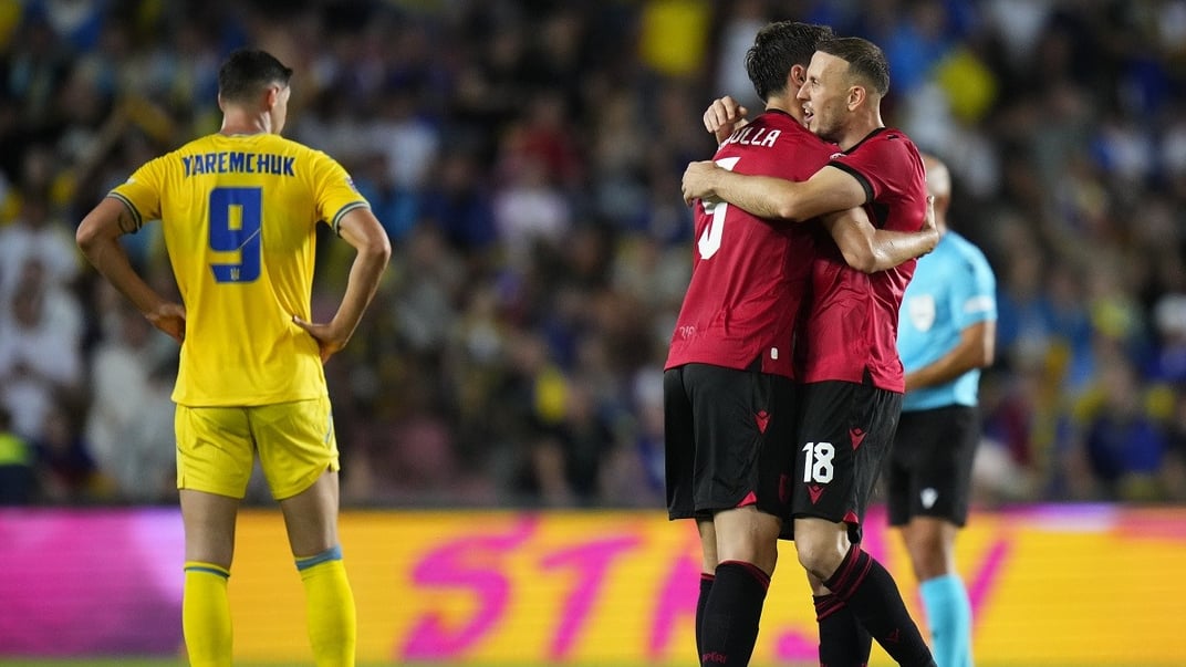 Албанські гравці святкують перемогу в матчі Ліги націй УЄФА між Україною та Албанією в Празі, 7 вересня 2024 року