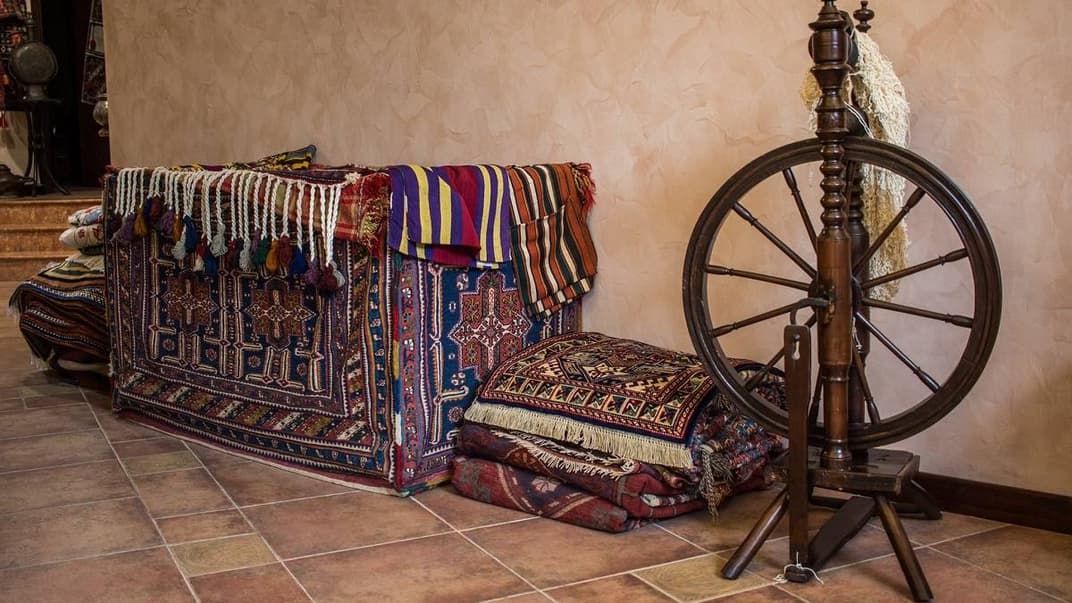 Портрети в подарунок президентам і магічні символи — все про азербайджанські килими