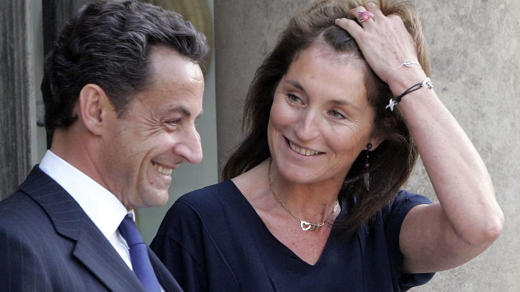 Колишній президент Франції Ніколя Саркозі та його нині колишня дружина Сесілія Аттіас в Єлисейському палаці в Парижі, 5 квітня 2007 року