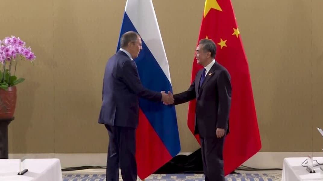 Зустріч глав МЗС росії та Китаю на саміті G20 в Індонезії, 15 листопада 2022 року