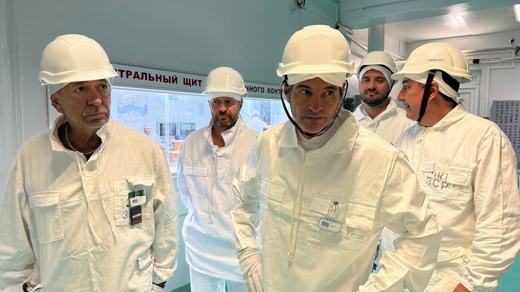 Генеральний директор МАГАТЕ Рафаель Гроссі (у центрі) під час візиту на Запорізьку АЕС 4 вересня 2024 року