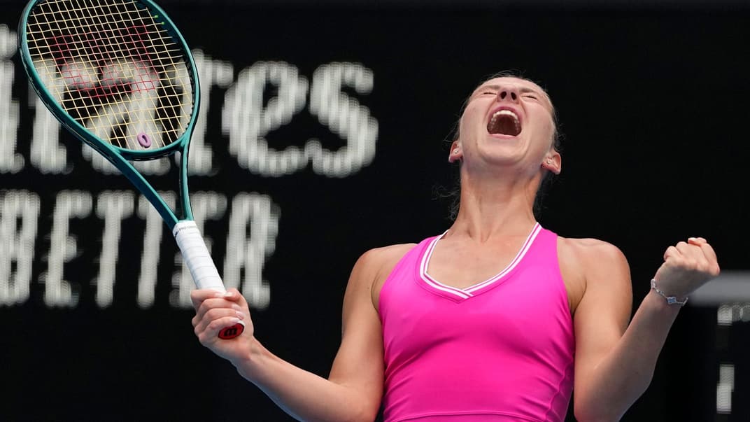 Марта Костюк радуется после победы над Марией Тимофеевой на Australian Open в Мельбурне, 21 января 2024 года