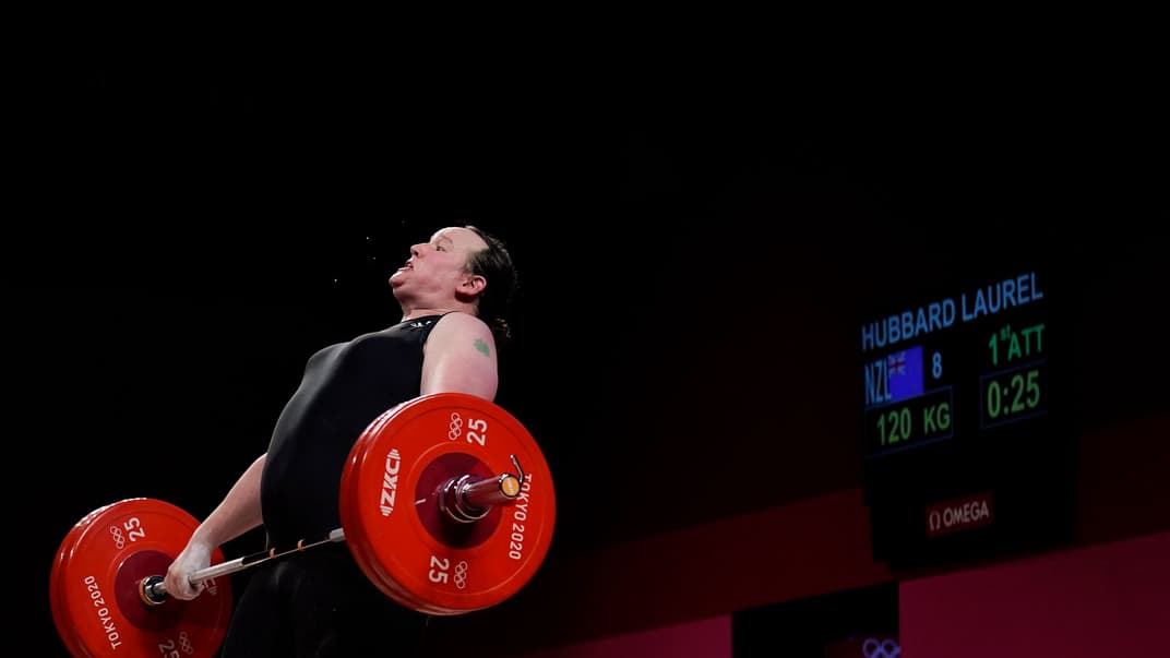 Перша в історії Олімпійських ігор жінка-трансгендер Лорел Хаббард, 2 серпня 2021 року