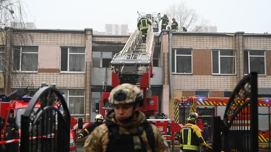 Последствия падения вертолета вблизи детского сада в Броварах, 18 января 2023 года