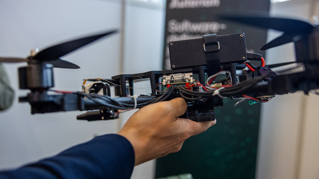 Обладнання Skynode S від компанії Auterion LLC, представлене під час демонстрації безпілотних літальних апаратів в Ілані, Тайвань, 17 червня 2025 року