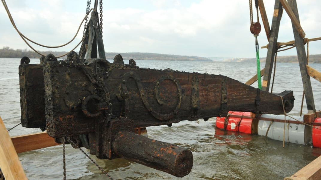 Гарматний лафет часів козацтва, знайдений у Дніпрі