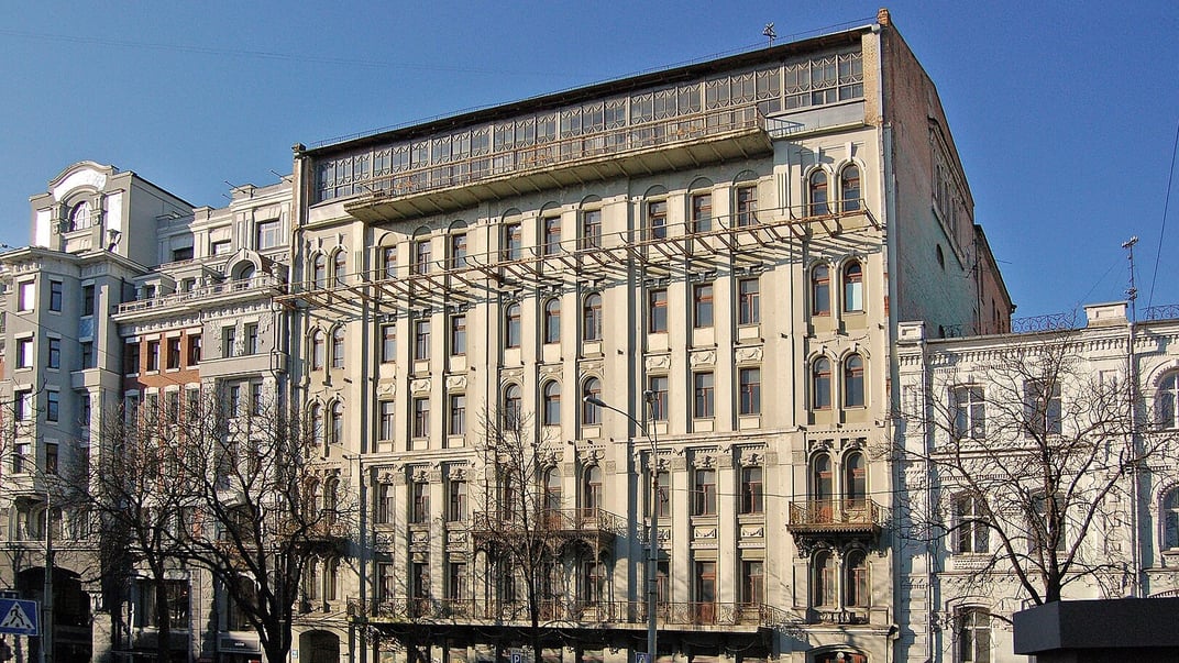 Будівля колишнього готелю «Прага» у Києві у листопаді 2012 року