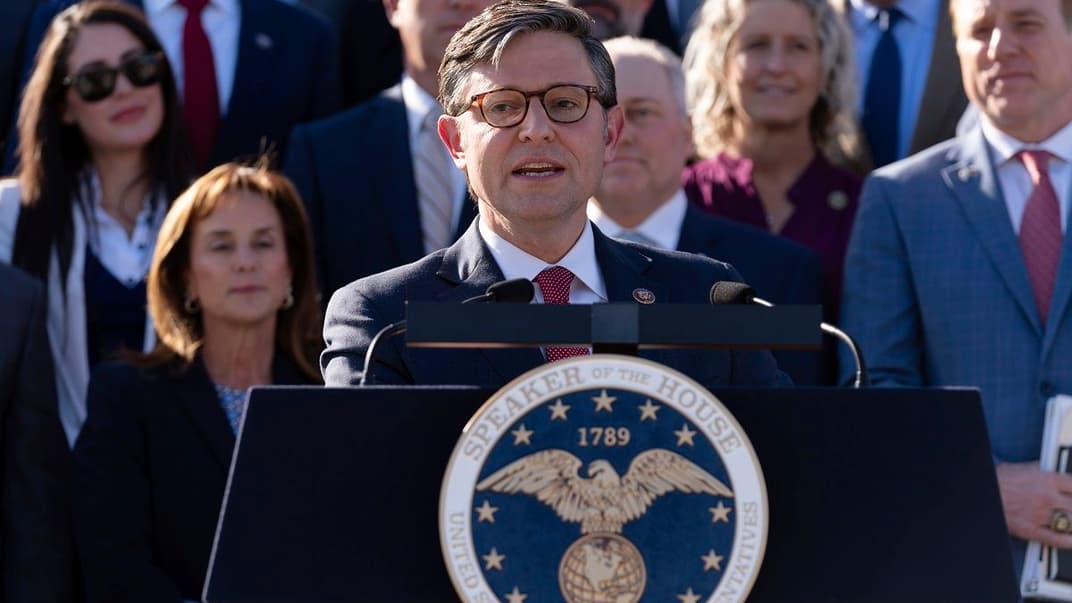 Спікер палати представників США Майк Джонсон виступає під час пресконференції у Вашингтоні, 25 жовтня 2023 року