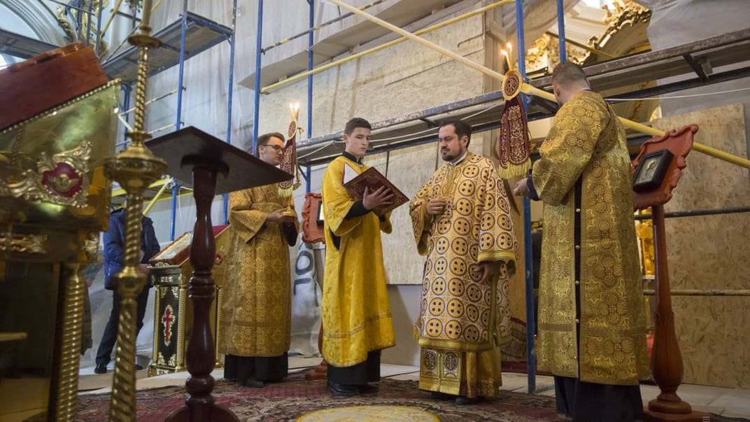 Перша служба Вселенського патріархату в Андріївській церкві у Києві, 13 грудня 2018 року. 18 жовтня Верховна Рада підтримала передачу Андріївської церкви в постійне користування Вселенському патріархату