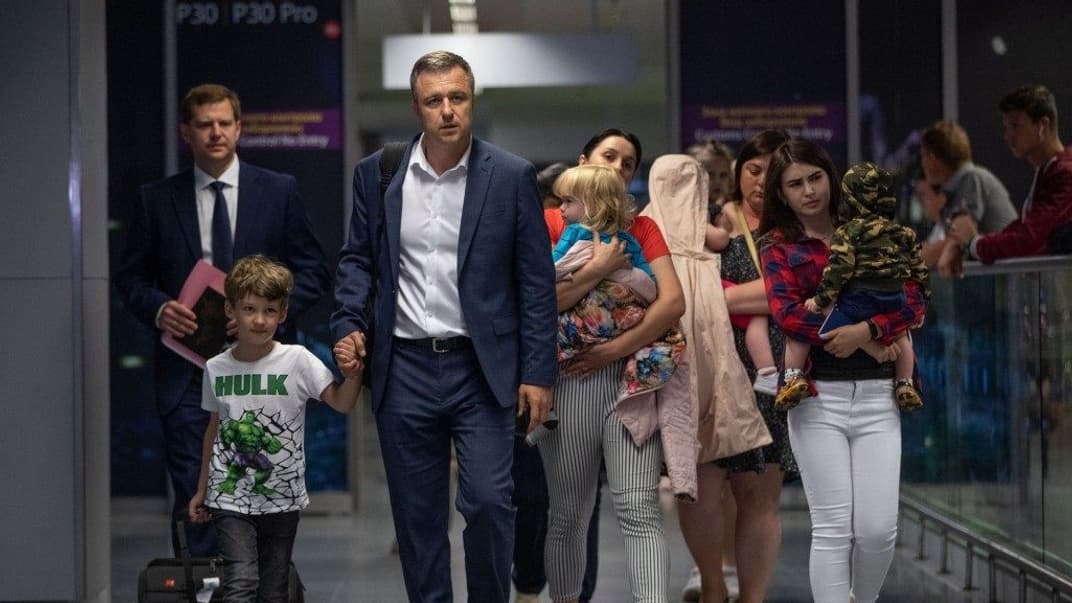 Уповноважений президента з прав дитини Микола Кулеба з дітьми родини Сусляків, 7 червня 2019 року