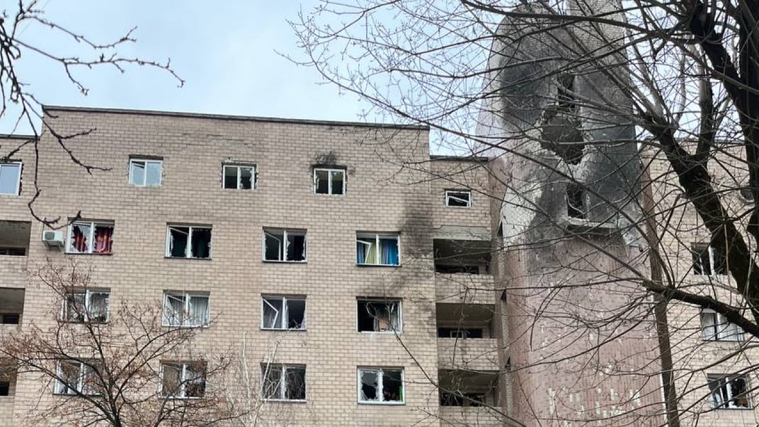 россияне ударили по общежитию НАУ в Киеве