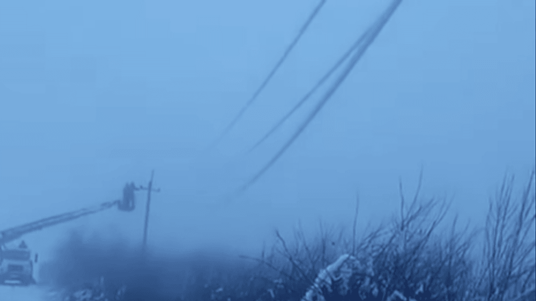 На Одещині обірвались електропроводи через негоду