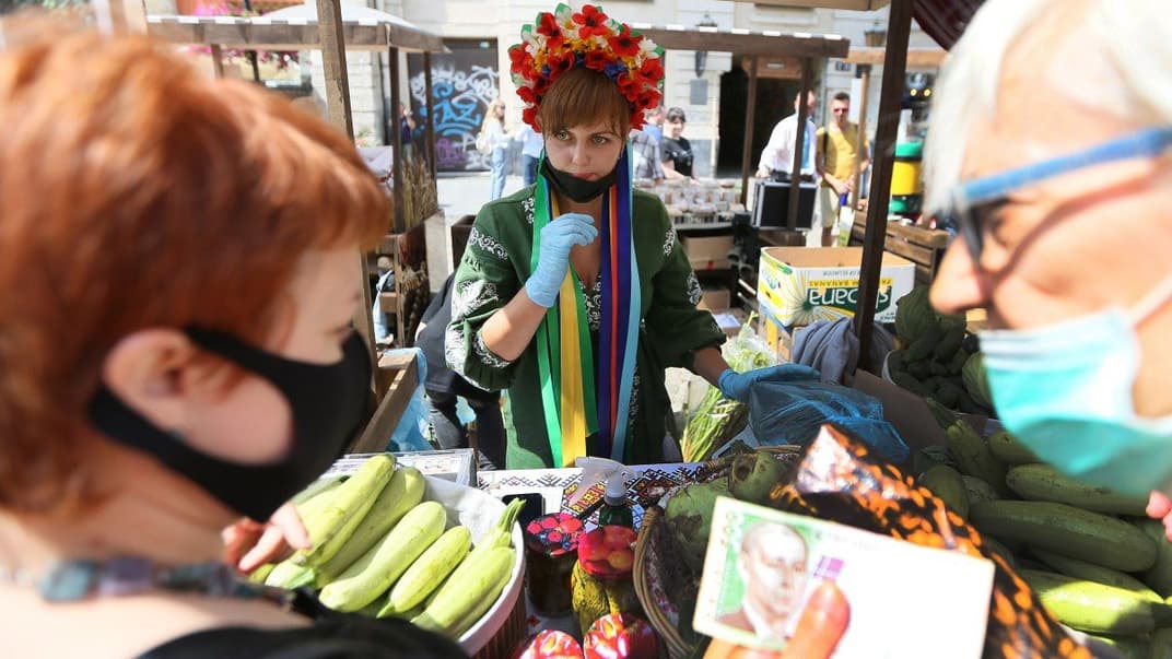 Фермерський ярмарок на площі Ринок у Львові, 18 липня 2020 року