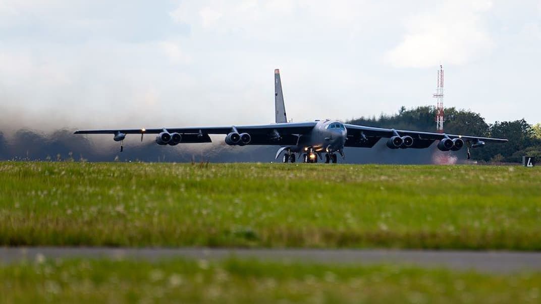 Стратегический бомбардировщик ВВС США B-52