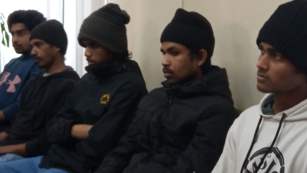 Сімох громадян Шрі-Ланки, яких утримували російські окупанти на Харківщині, допитали як потерпілих