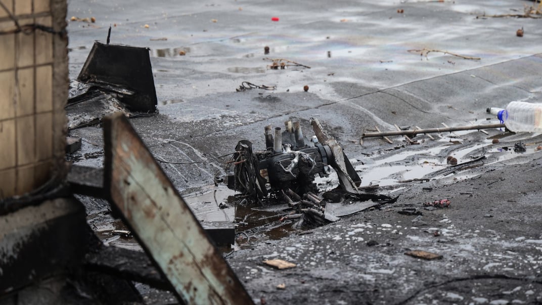 Бойова частина російського дрона на дев'ятиповерхівці в Миколаєві Бойова частина російського дрона на дев'ятиповерхівці в Миколаєві