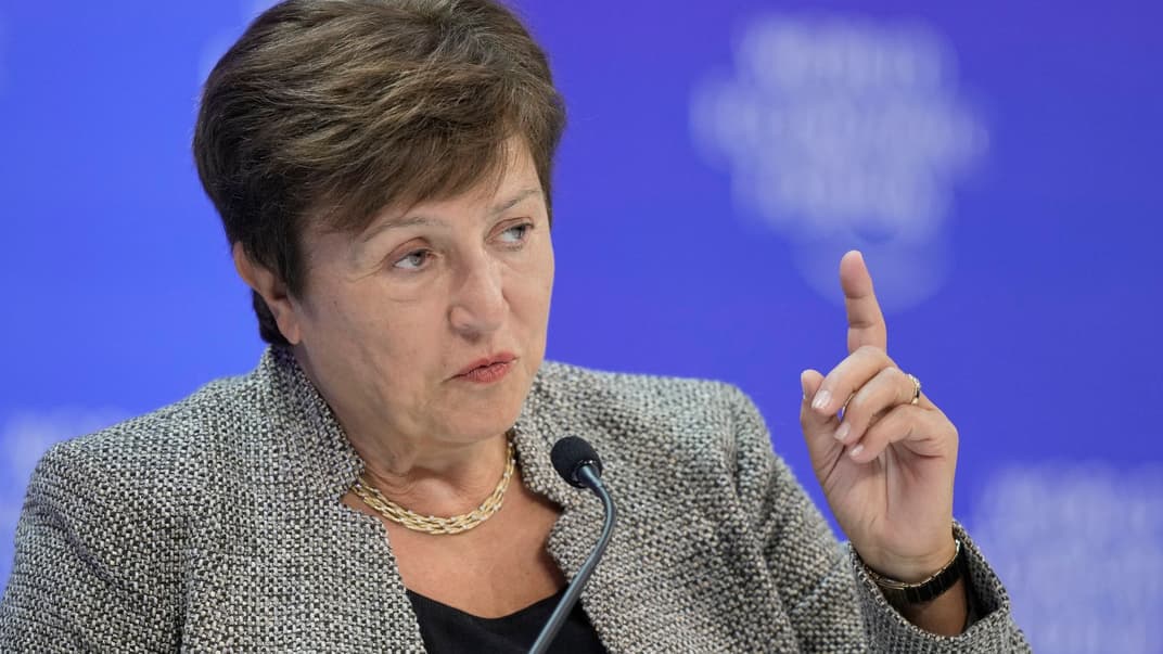 Директор-распорядитель Международного валютного фонда Кристалина Георгиева принимает участие в панельной дискуссии на ежегодной встрече Всемирного экономического форума в Давосе, Швейцария, 17 января 2024 года