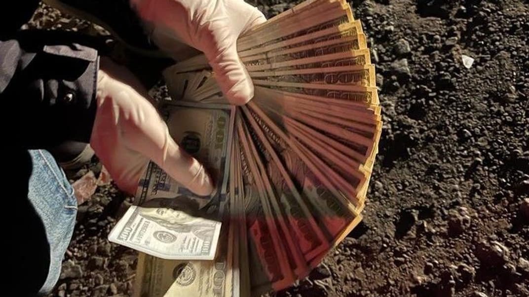 На Одещині начальника одного з відділів поліції першого ж дня на посаді спіймали на хабарі