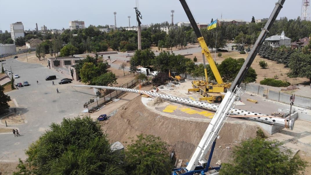 70-метровий флагшток, який мають встановити до Дня Незалежності