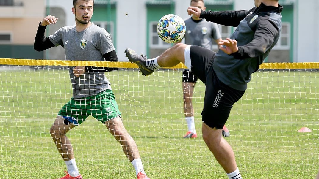 Тренування «Карпат» напередодні гри з «Маріуполем» 27 травня 2020 року. Матч так і не відбувся — у гравців та персоналу львівських «Карпат» виявили коронавірус