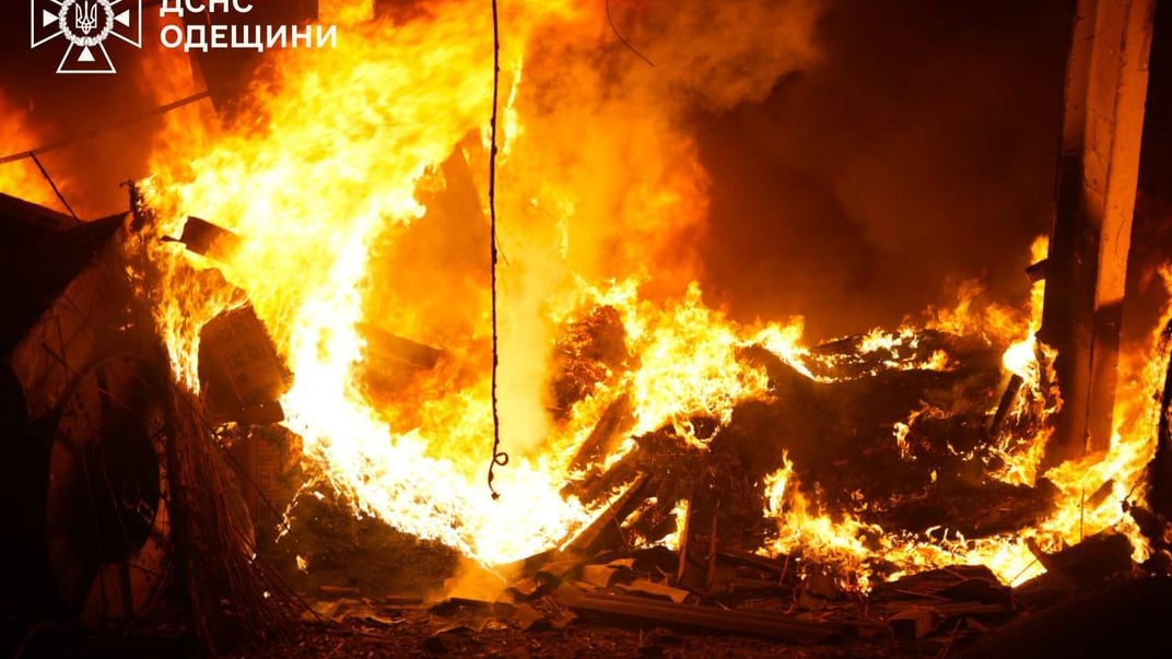 Унаслідок обстрілів пошкоджене промислове підприємство в Одесі