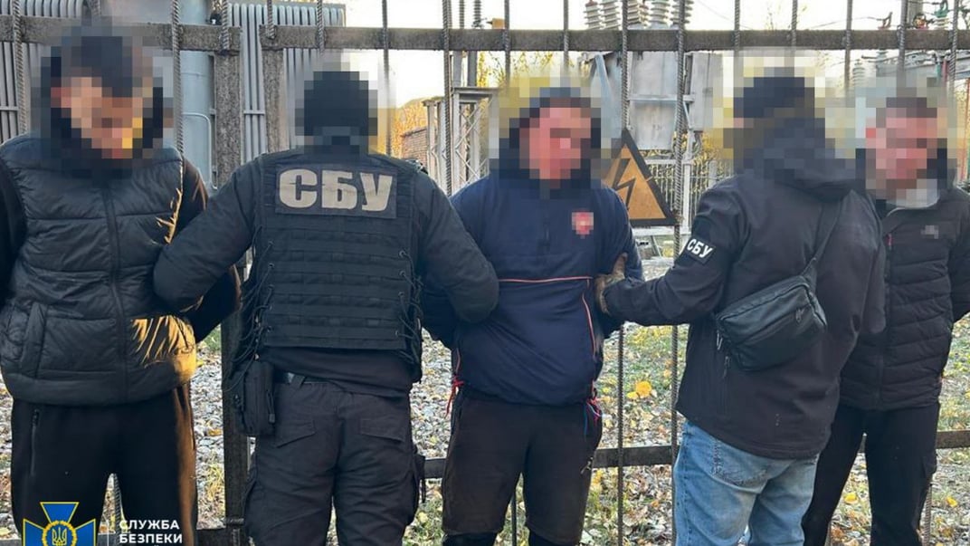 Задержание мужчин, которые планировали поджечь вертолет ВСУ и электроподстанции