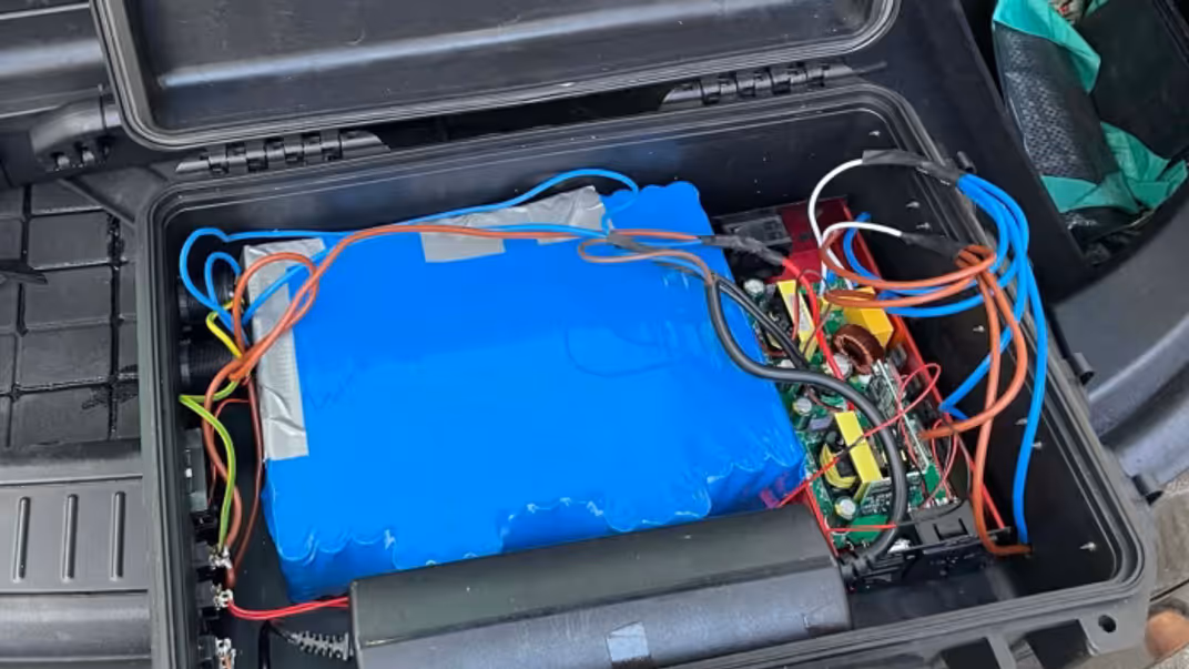 Зарядная подстанция, сделанная из аккумулятора Tesla