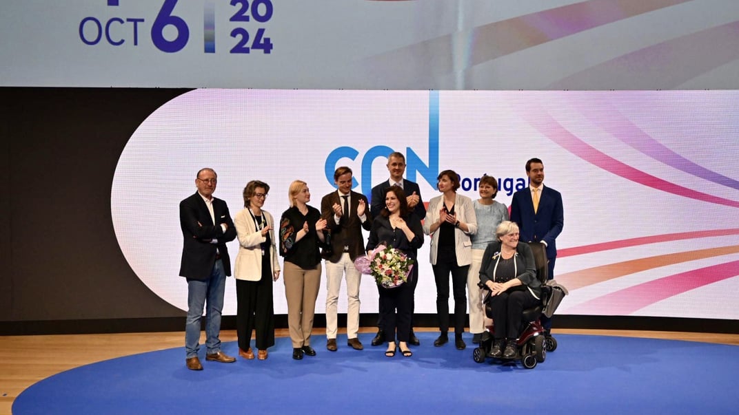 Евгения Кравчук (третья слева) вместе с новоизбранным президентом АЛДЕ и другими вице-президентами партии