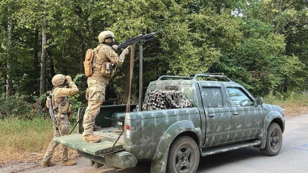 Українські військовослужбовці на полі бою