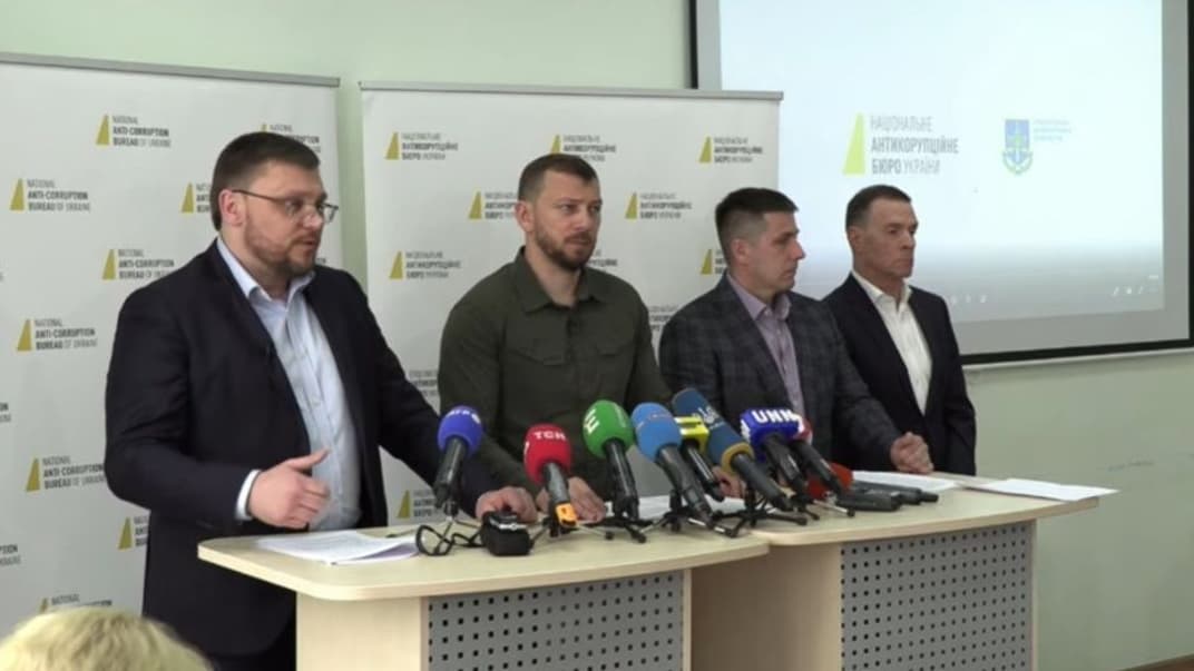 Директор Национального антикоррупционного бюро Украины Семен Кривонос выступает на брифинге 16 мая 2023 года
