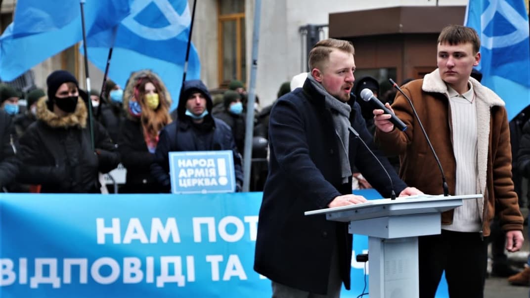Лидер «Консервативной партии» Богдан Ходаковский во время выступления возле Офиса президента 28 декабря 2021 года