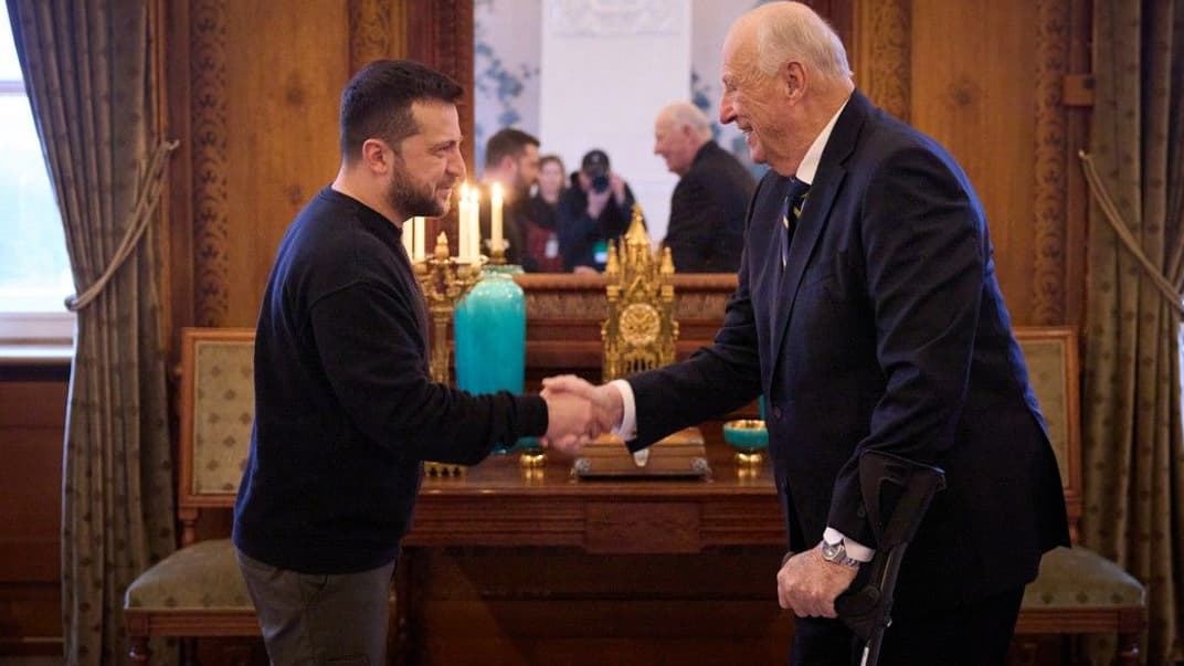 Президент Украины Владимир Зеленский и король Норвегии Гаральд V в Осло, 13 декабря 2023 года