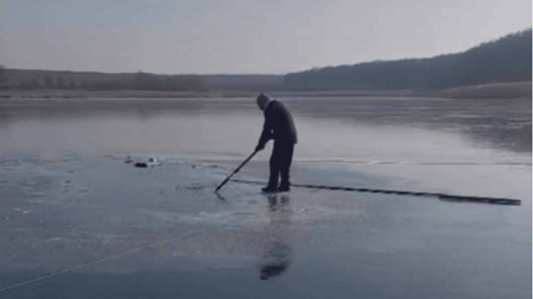 У Черкаські області рибалка провалився під лід і загинув
