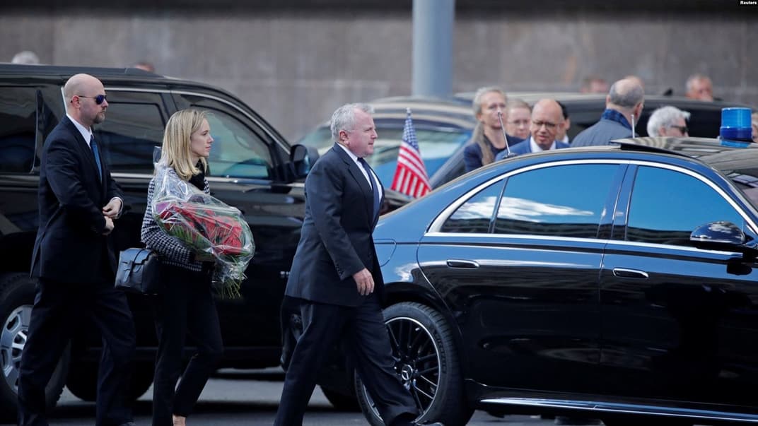 Ілюстративне фото: посол США в росії Джон Салліван прибув на церемонію прощання з останнім керівником СРСР Михайлом Горбачовим, 3 вересня 2022 року