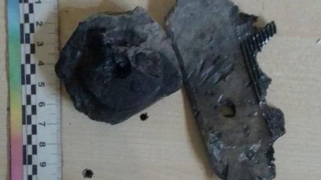 Уламок, який знайшли на місці ракетного удару по Сумщині