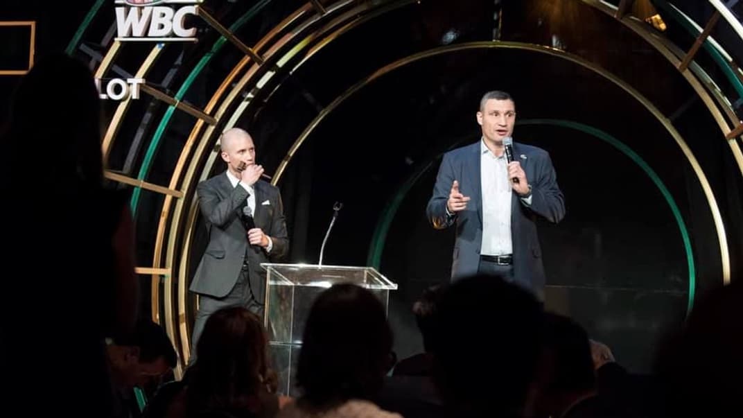 Міськголова Києва Віталій Кличко на благодійному вечорі у США продав екскурсію Києвом за 50 тисяч доларів