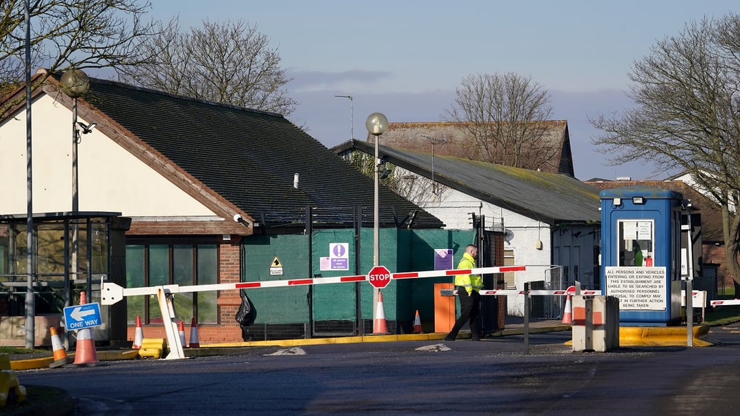 Краєвид на міграційний центр у Манстоні, Велика Британія, лютий 2025 року